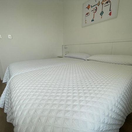 Hostal Montevideo Beachfront Nigrán Екстериор снимка