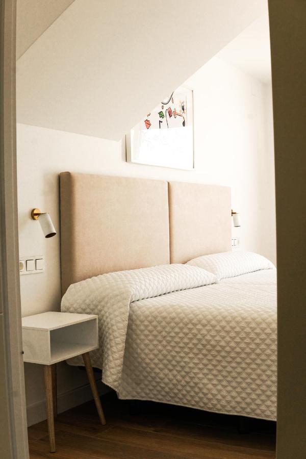 Hostal Montevideo Beachfront Nigrán Екстериор снимка