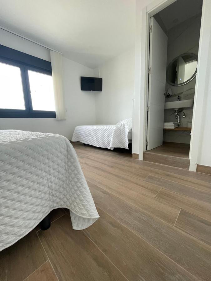 Hostal Montevideo Beachfront Nigrán Екстериор снимка