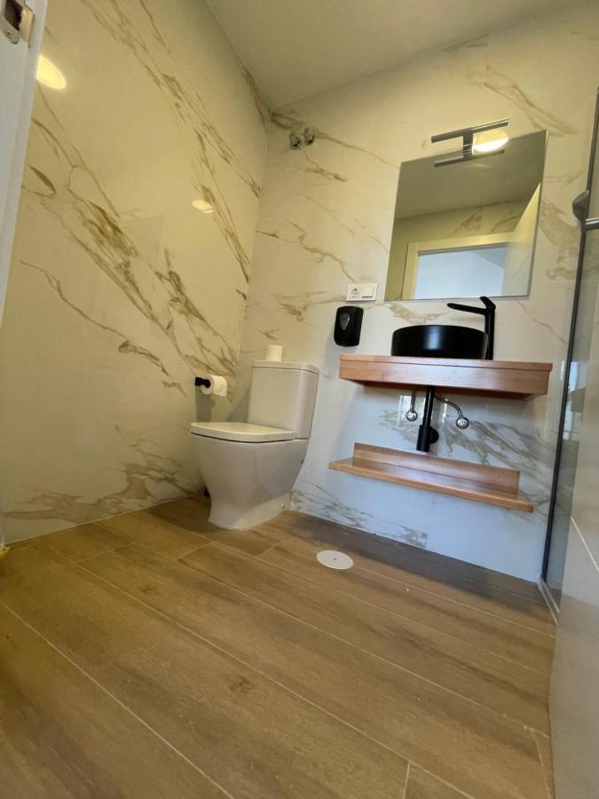 Hostal Montevideo Beachfront Nigrán Екстериор снимка