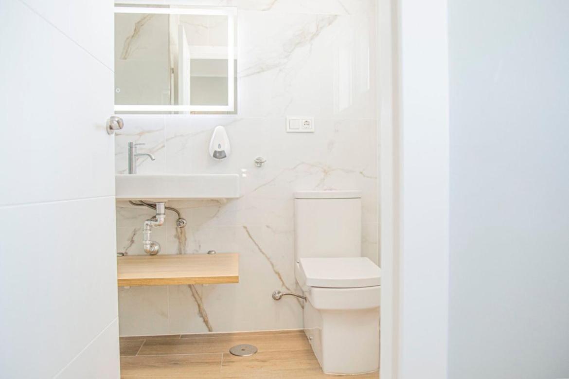 Hostal Montevideo Beachfront Nigrán Екстериор снимка