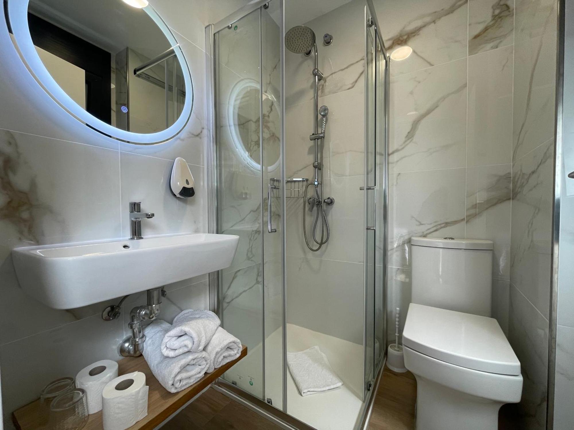 Hostal Montevideo Beachfront Nigrán Екстериор снимка