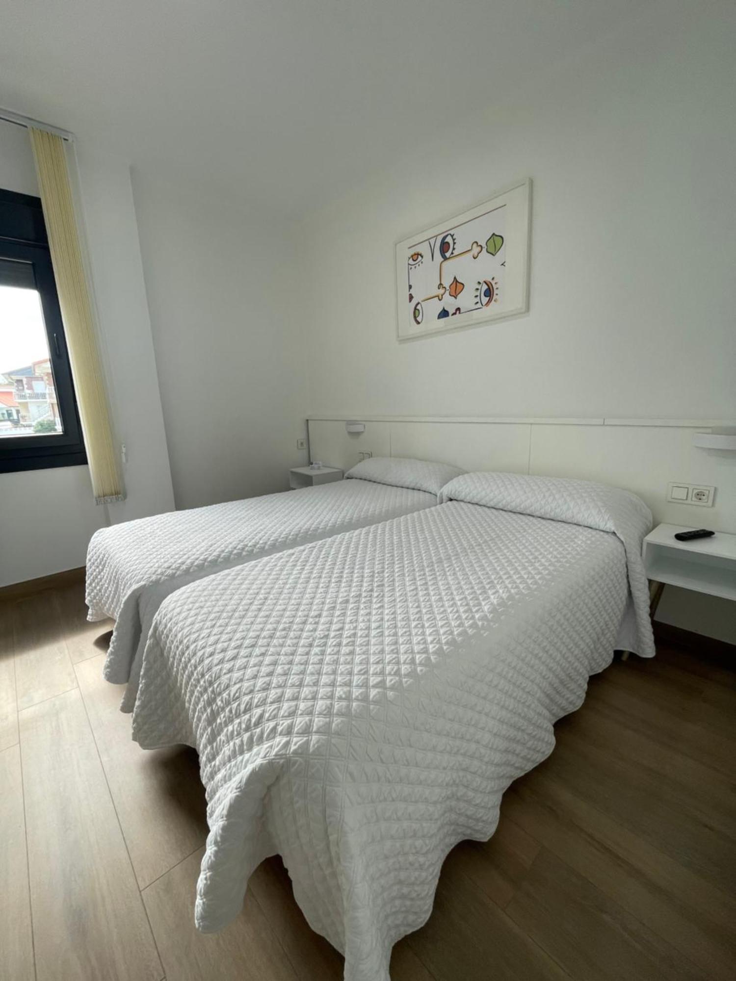 Hostal Montevideo Beachfront Nigrán Екстериор снимка