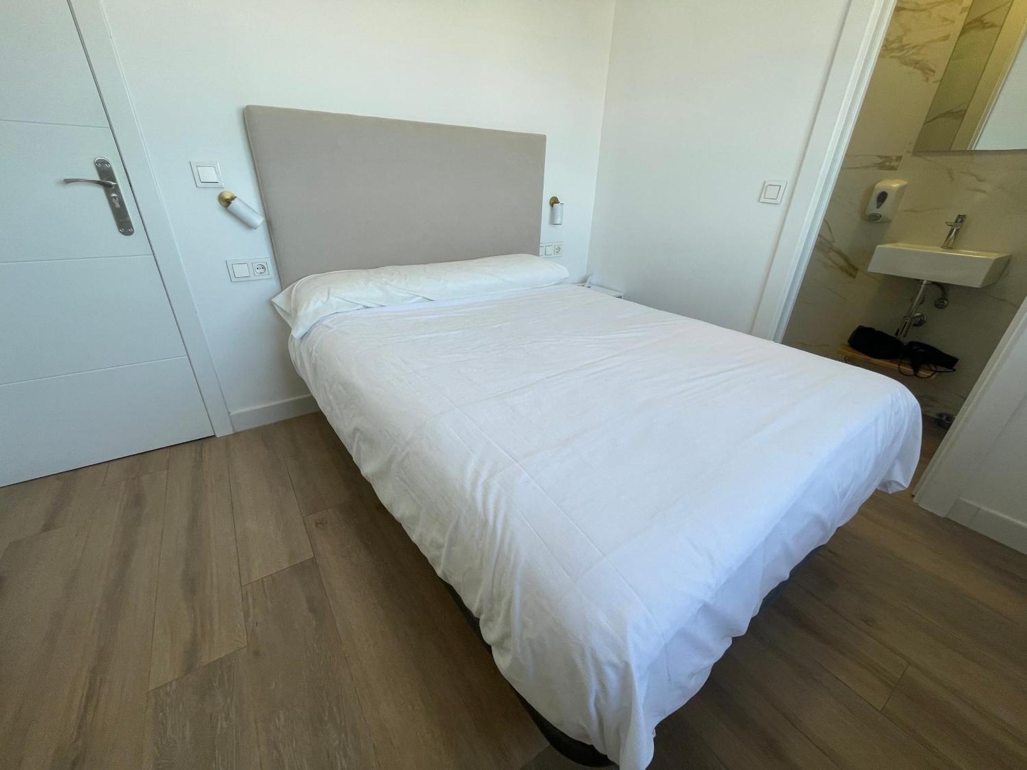 Hostal Montevideo Beachfront Nigrán Екстериор снимка