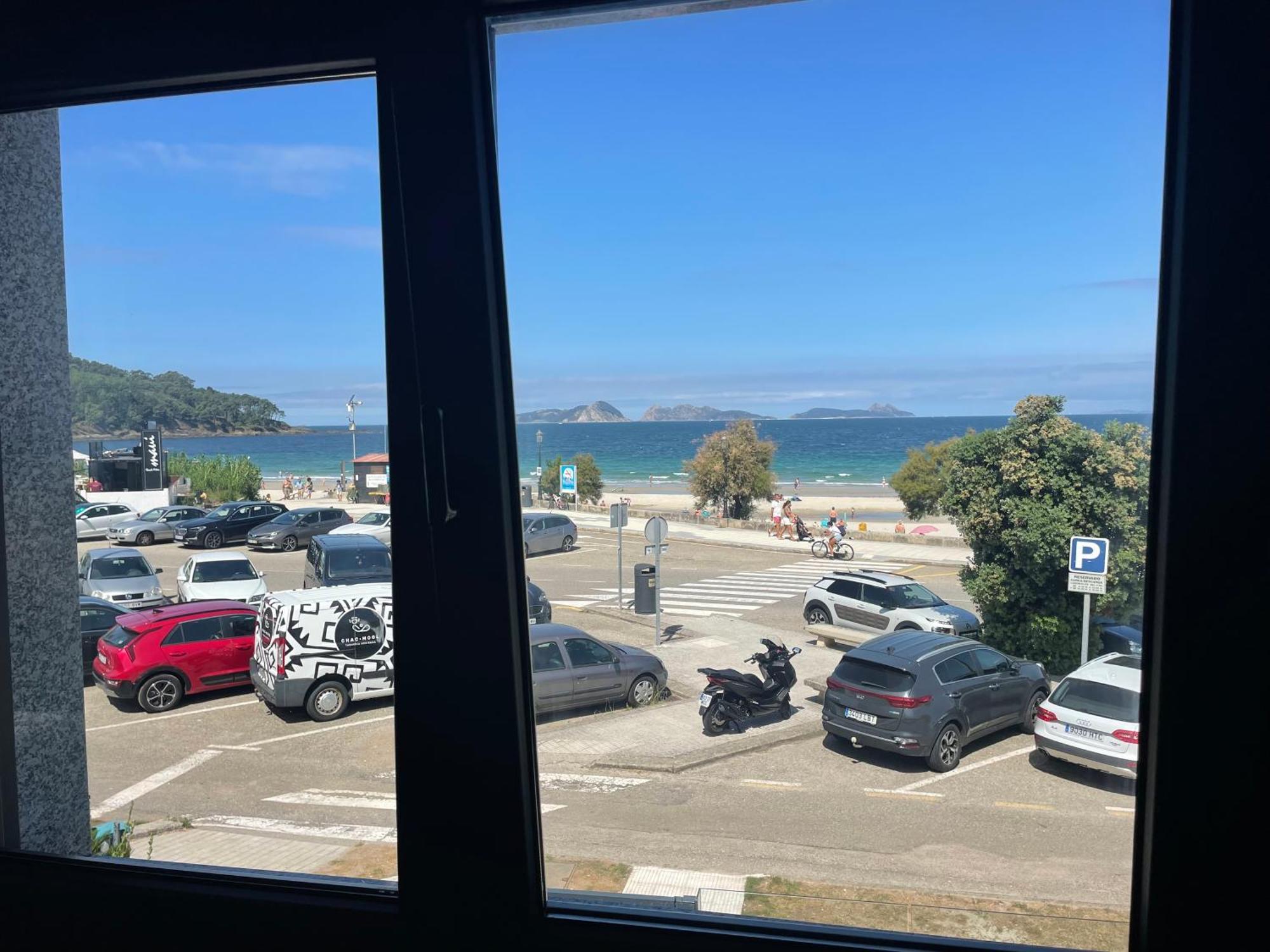 Hostal Montevideo Beachfront Nigrán Екстериор снимка