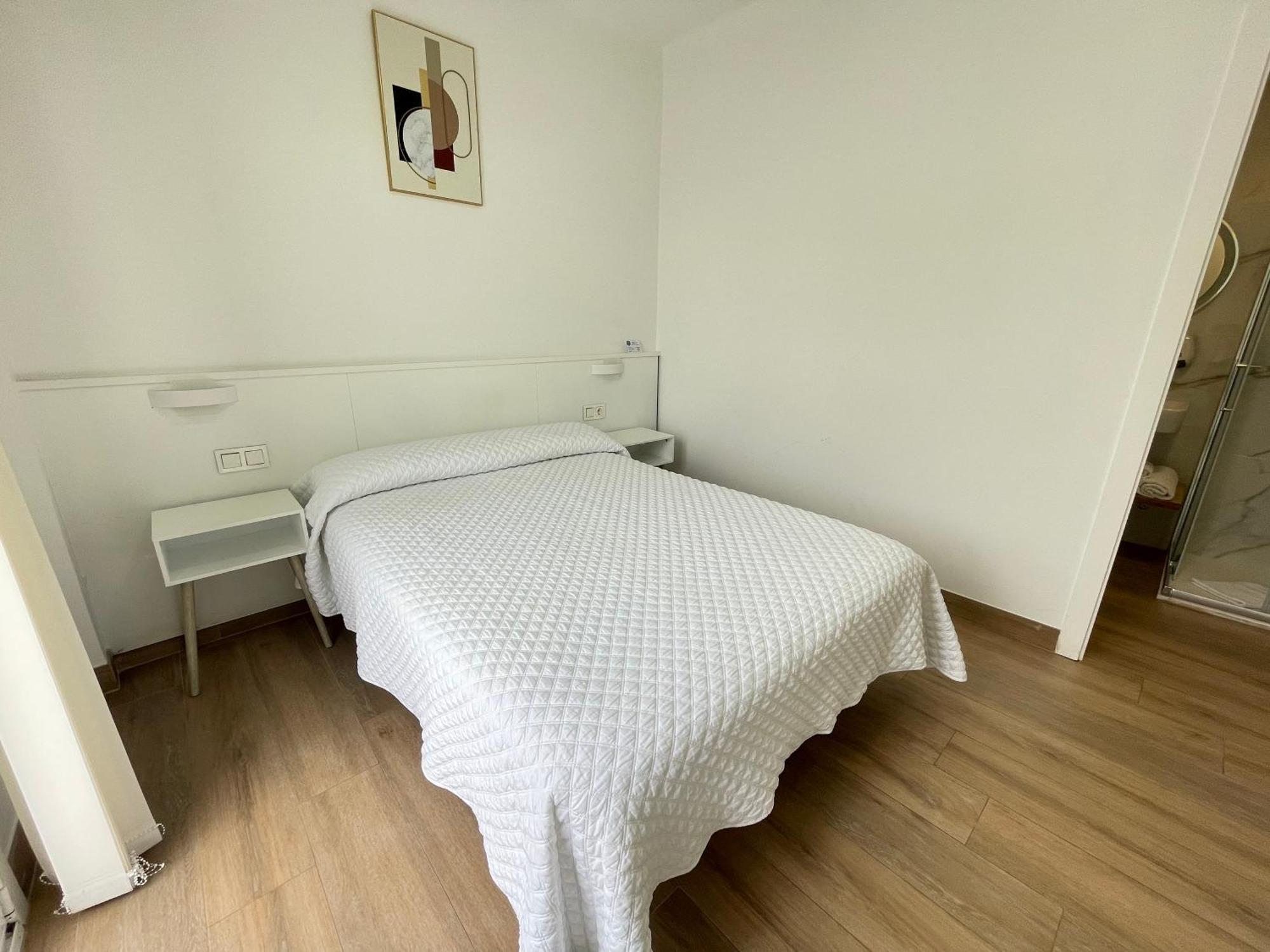Hostal Montevideo Beachfront Nigrán Екстериор снимка