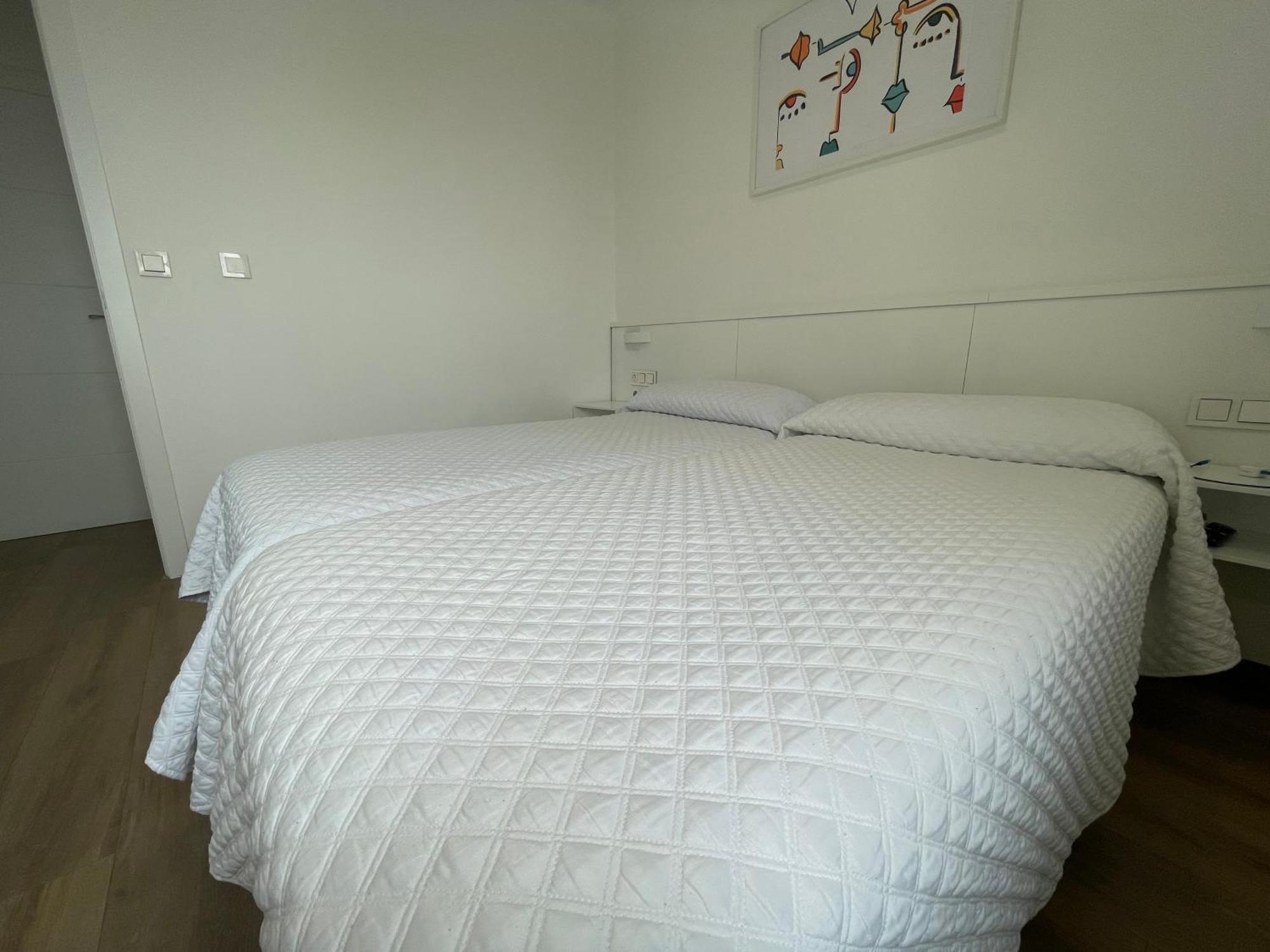 Hostal Montevideo Beachfront Nigrán Екстериор снимка