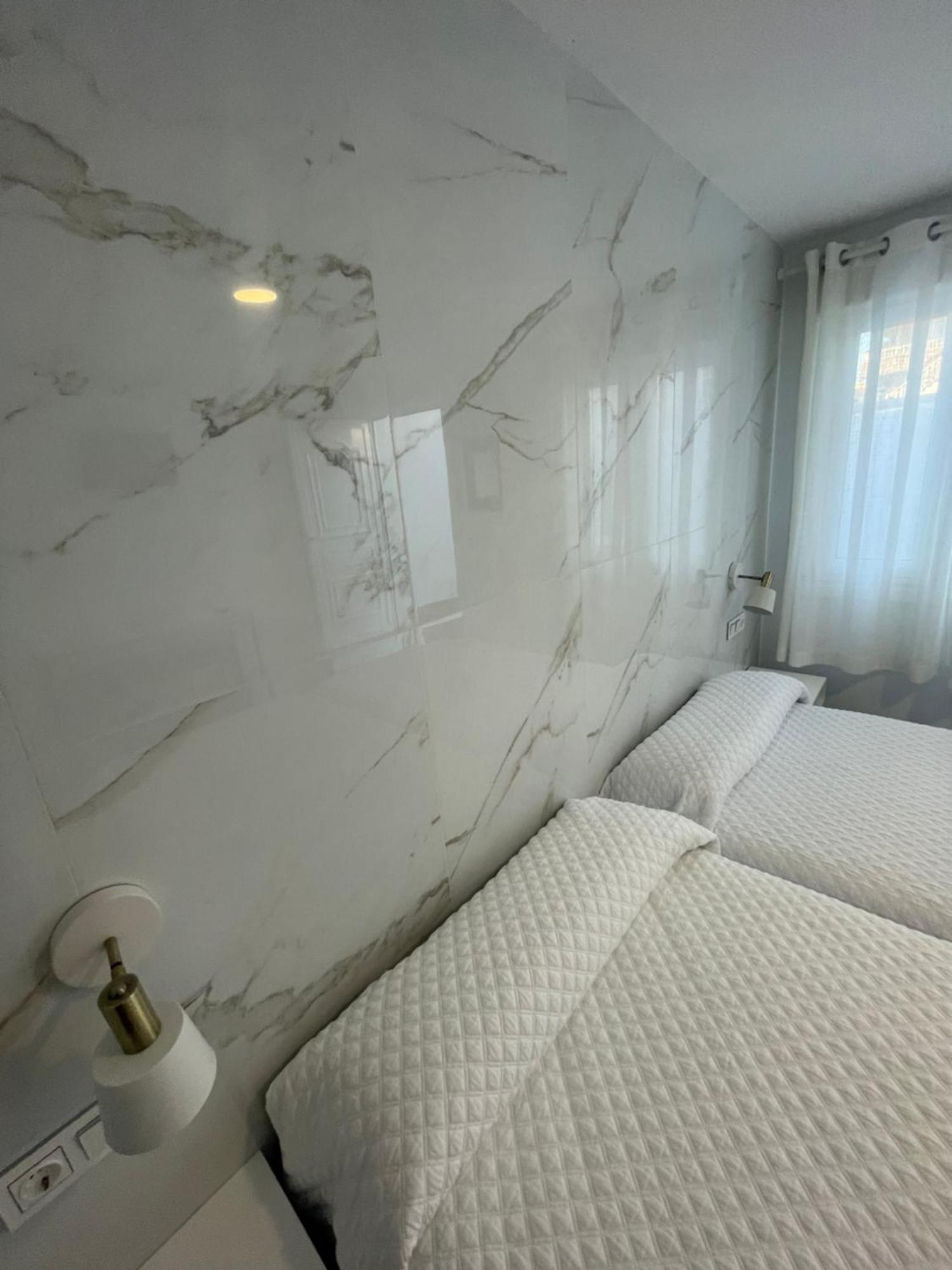 Hostal Montevideo Beachfront Nigrán Екстериор снимка