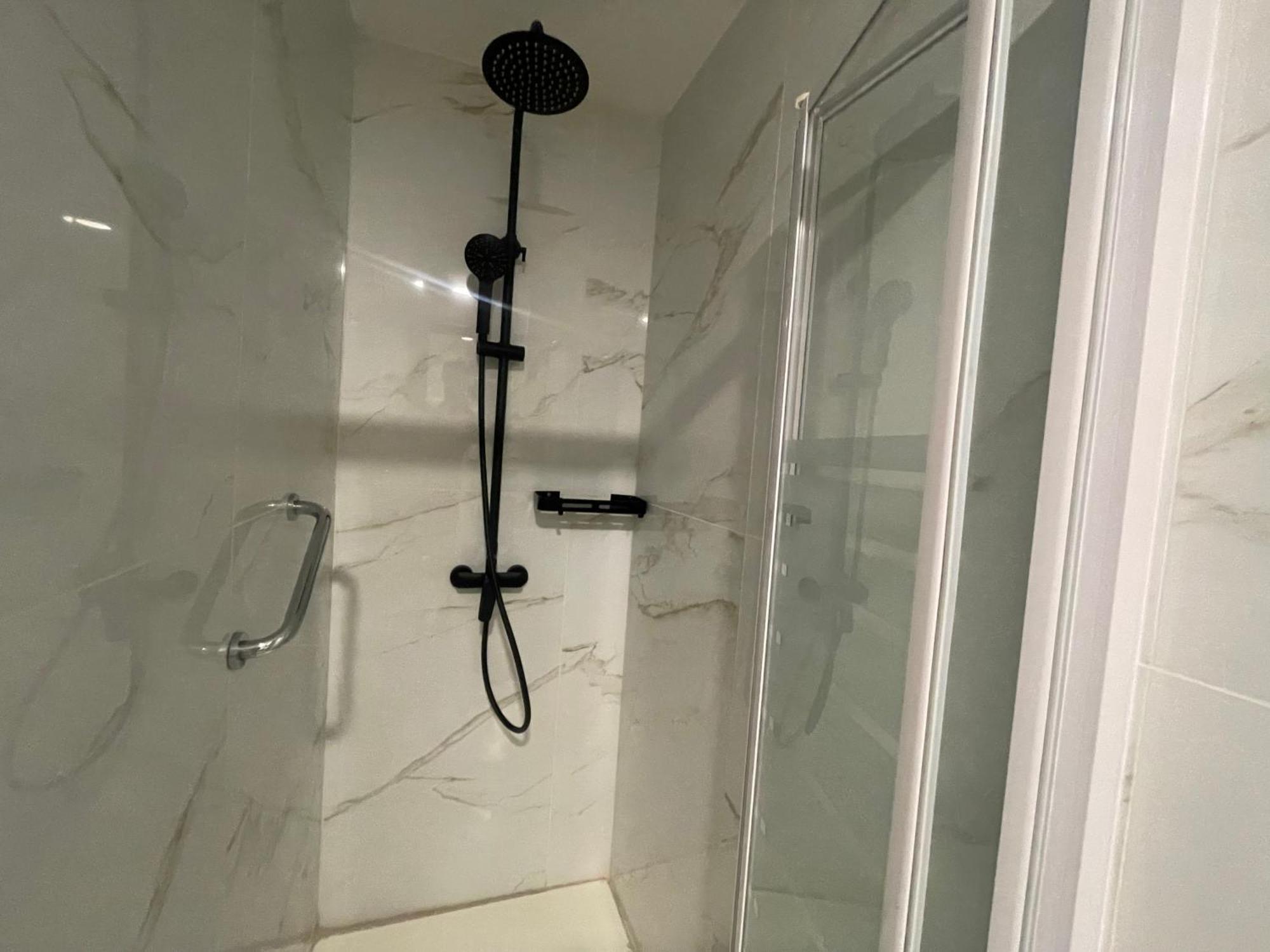 Hostal Montevideo Beachfront Nigrán Екстериор снимка