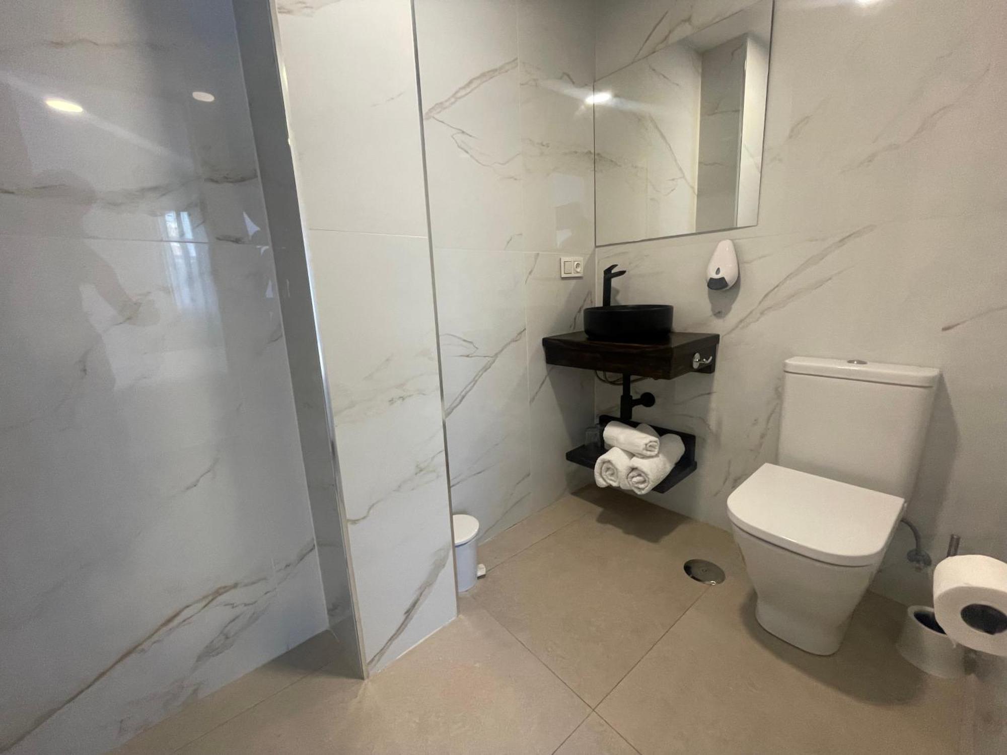 Hostal Montevideo Beachfront Nigrán Екстериор снимка